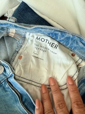 MOTHER The Insider Crop Step Fray Light Blue Denim Jeans